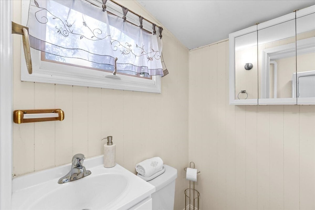 18 Fales Road, Dedham, MA Photo #21