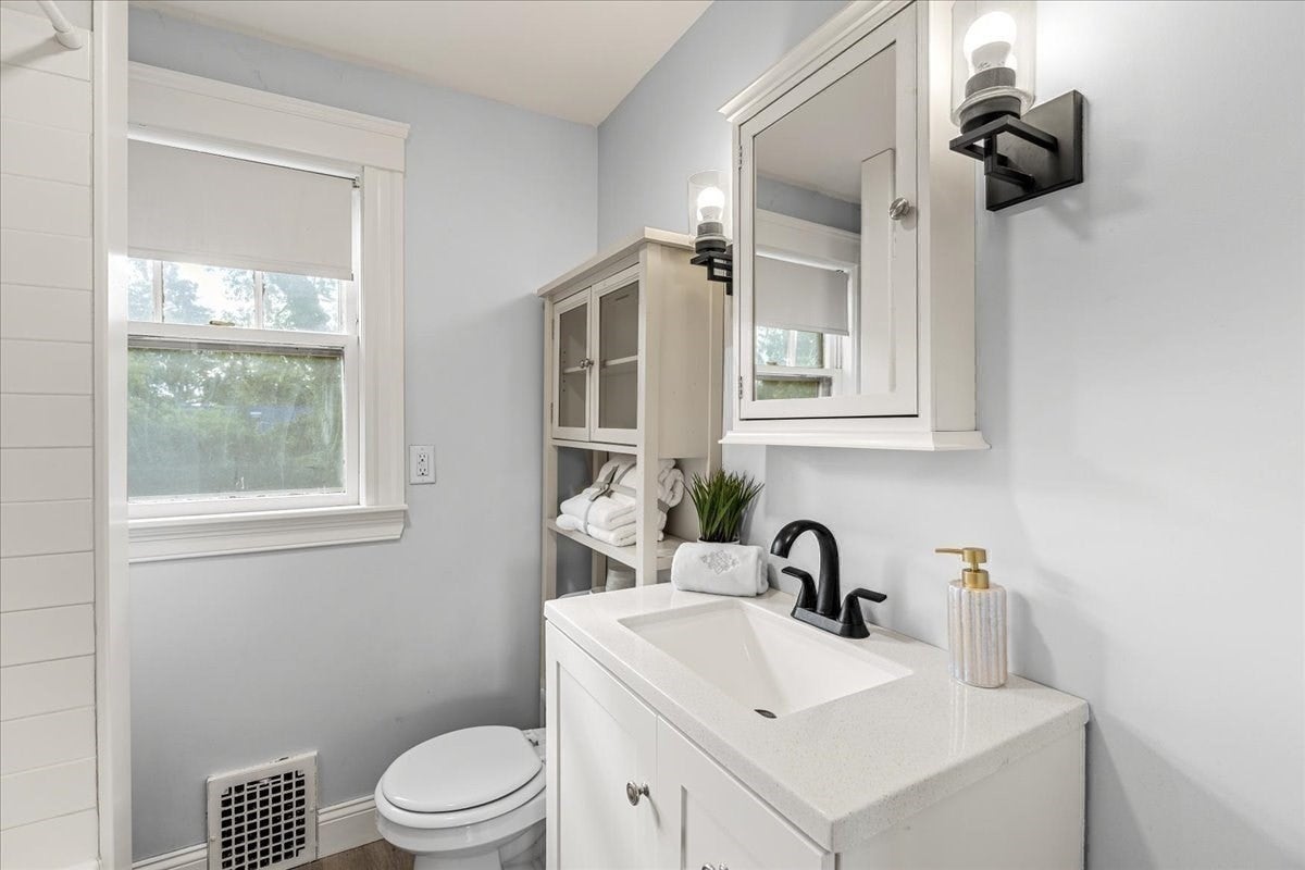 18 Fales Road, Dedham, MA Photo #26