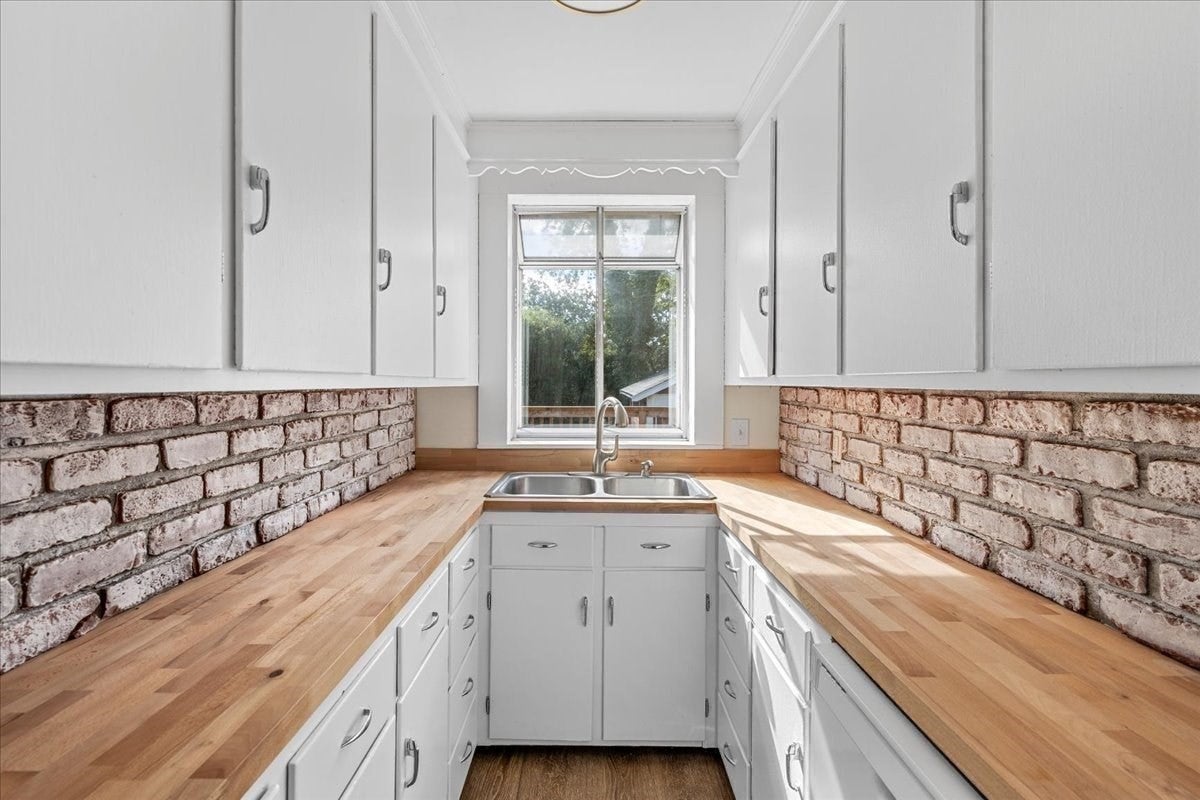 18 Fales Road, Dedham, MA Photo #18