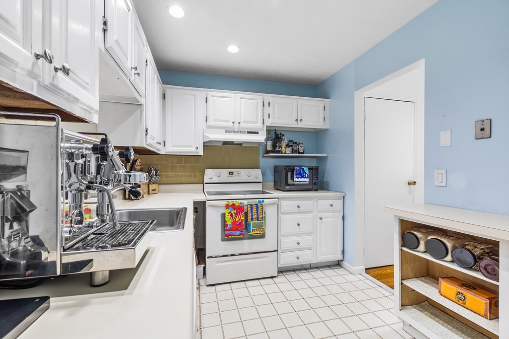 55 Staffordshire Ln B