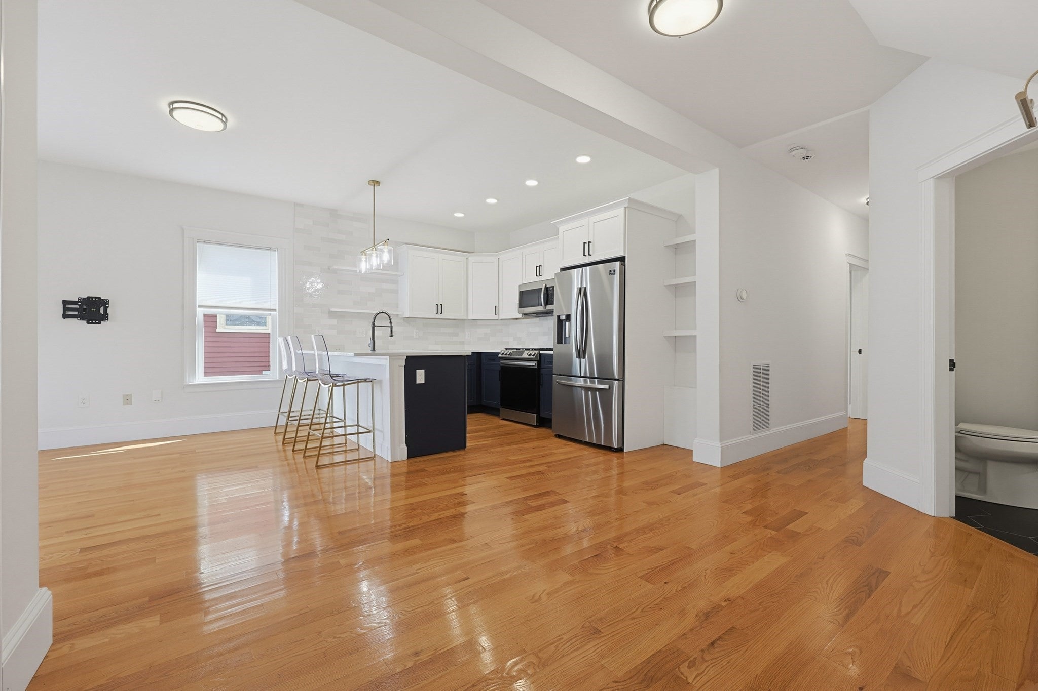 54 Bloomfield St #1, Boston, MA Photo #3