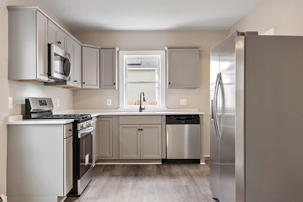 Lowell, Massachusetts 01850, United States, 4 Bedrooms Bedrooms, ,2 BathroomsBathrooms,Residential,Active,242723