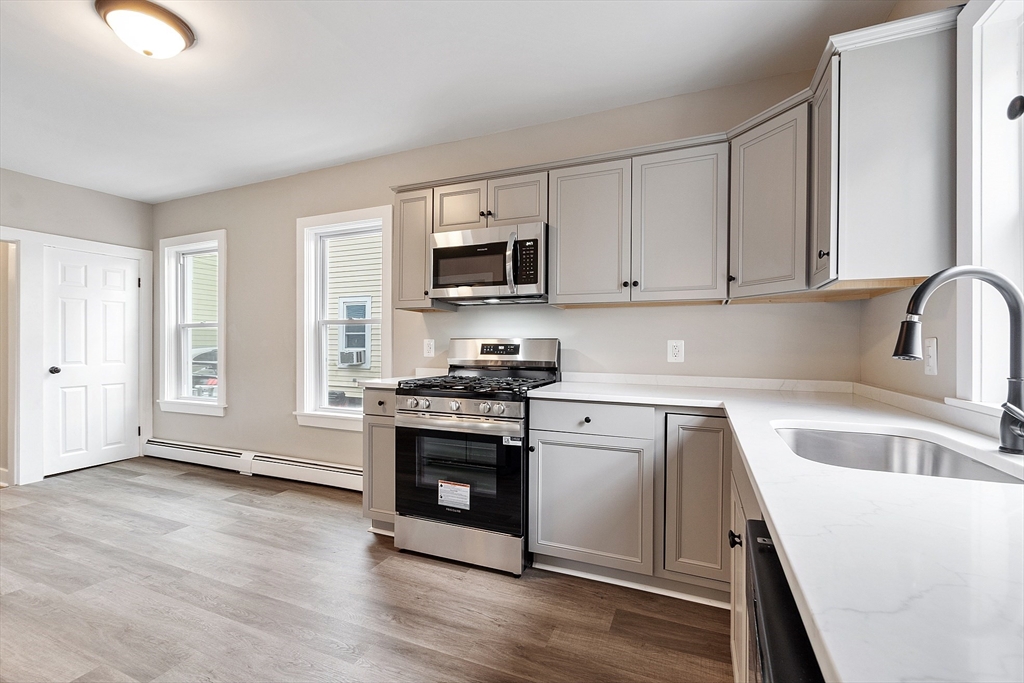 Lowell, Massachusetts 01850, United States, 4 Bedrooms Bedrooms, ,2 BathroomsBathrooms,Residential,Active,242723