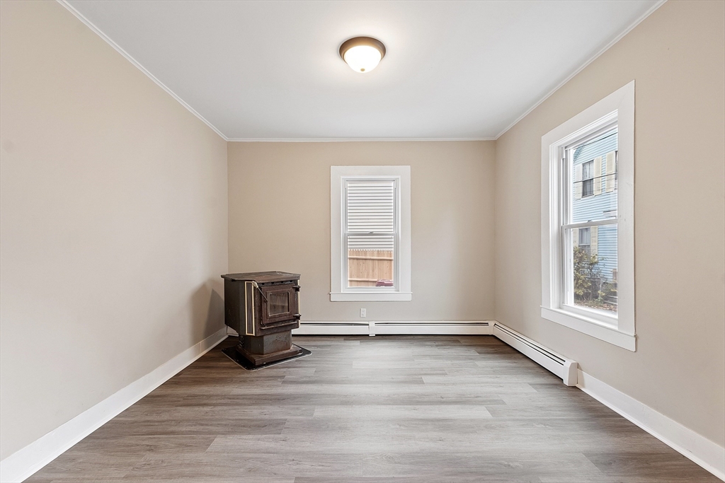 Lowell, Massachusetts 01850, United States, 4 Bedrooms Bedrooms, ,2 BathroomsBathrooms,Residential,Active,242723