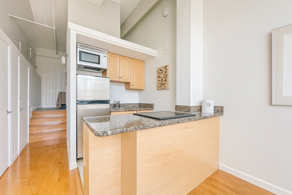 12 Stoneholm St 529