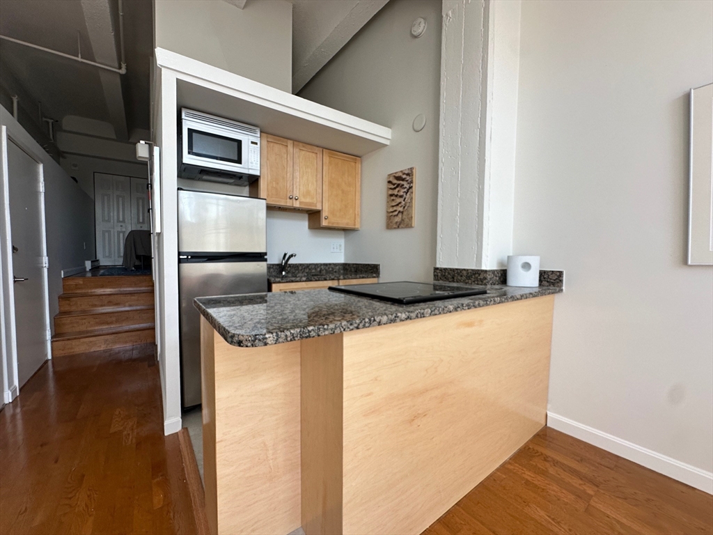 12 Stoneholm St 529