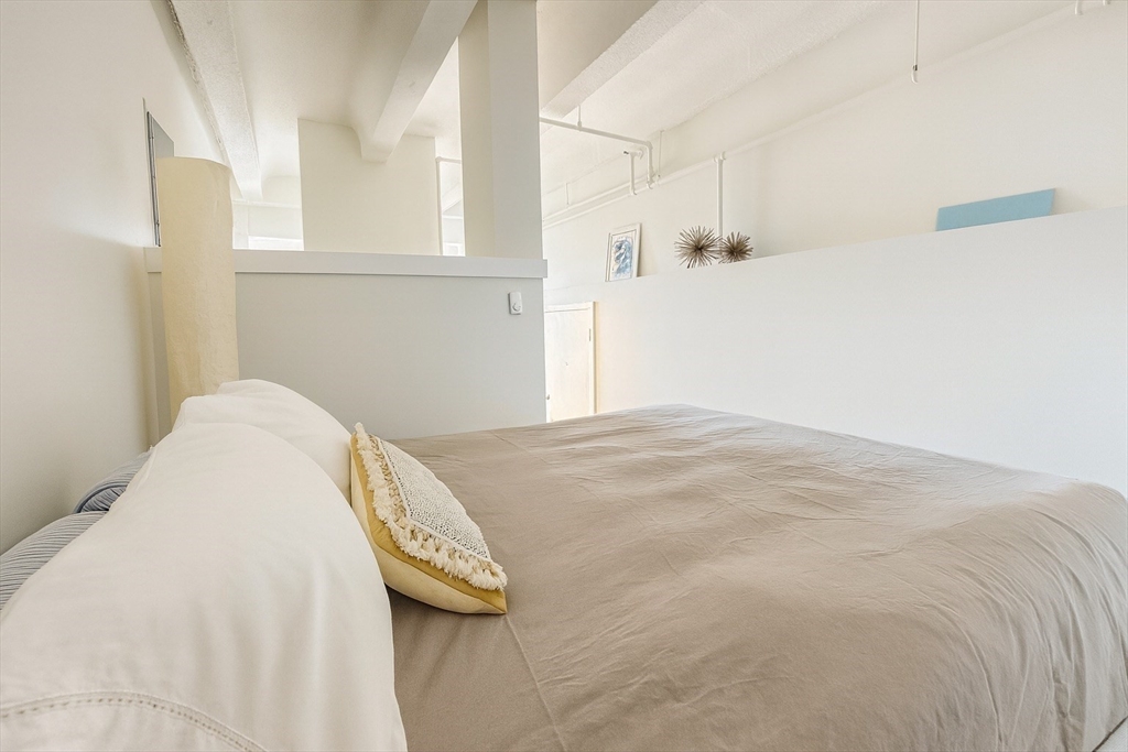 12 Stoneholm St 529