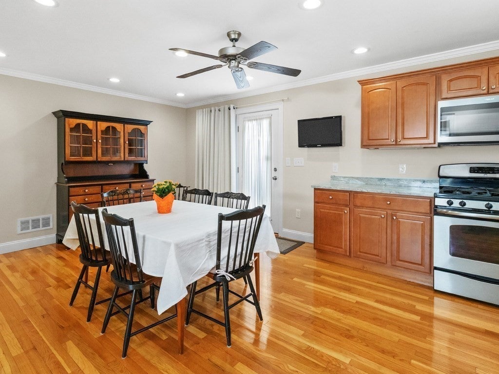 33 Auburn St #2, Waltham, MA, 33 Auburn St #2, Waltham, MA Photo #10