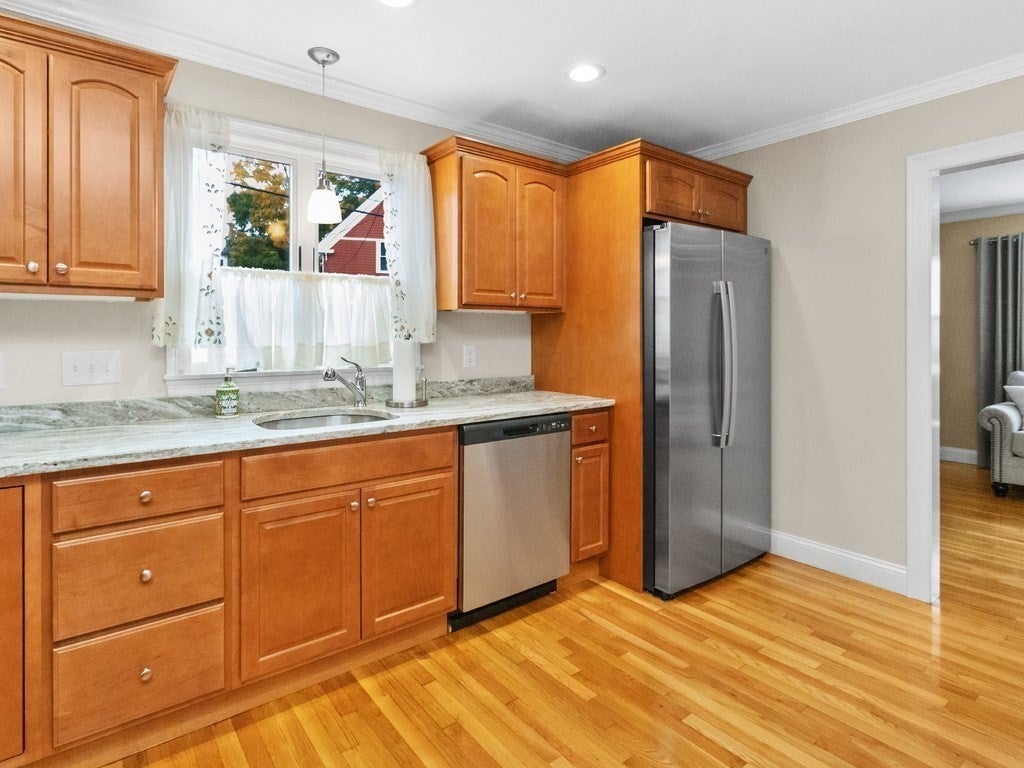 33 Auburn St #2, Waltham, MA, 33 Auburn St #2, Waltham, MA Photo #8