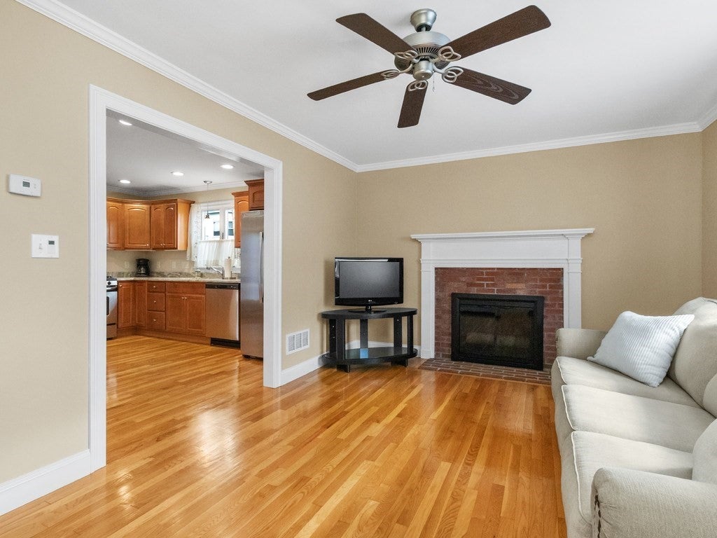 33 Auburn St 2