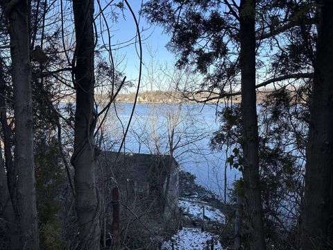 351 County  Rd Barrington RI 02806