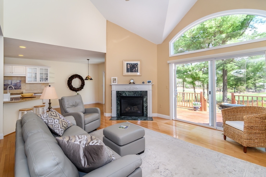 12 Sea Knoll Ct 12
