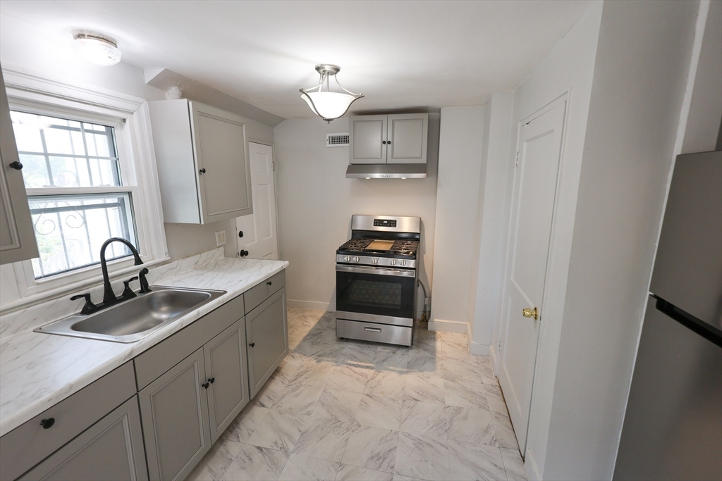 15 Ridgeview Avenue 2
