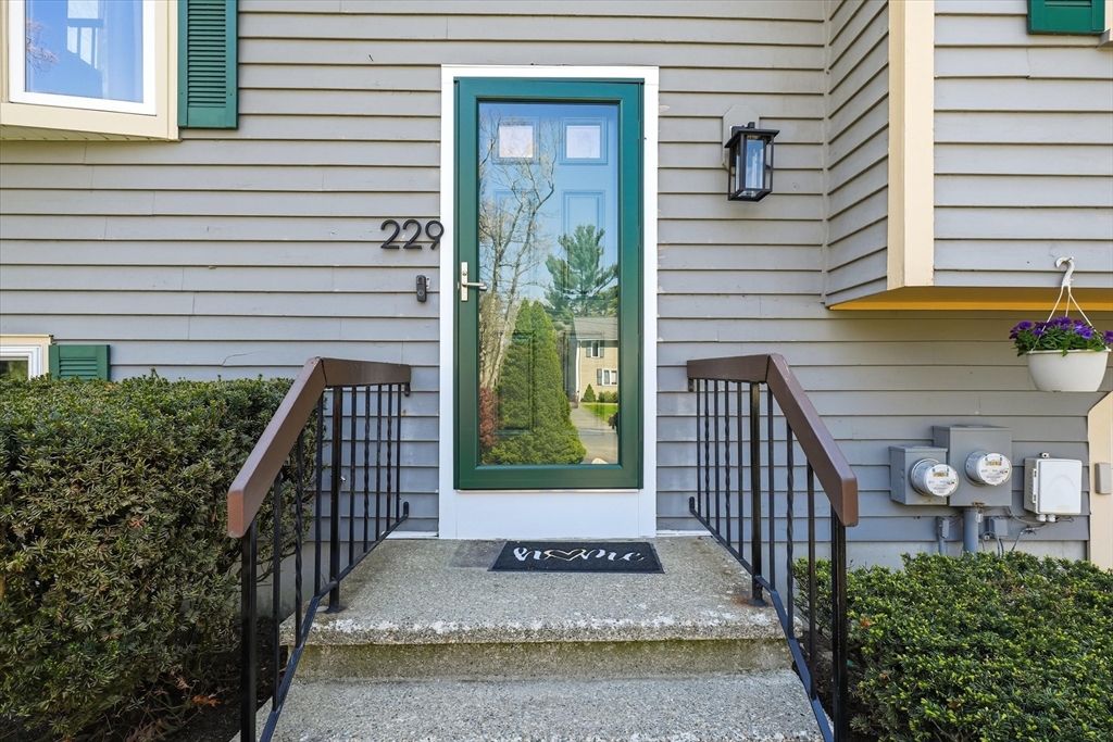 229 Comfort St 229