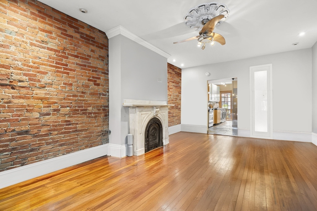 15 Concord Square 1A