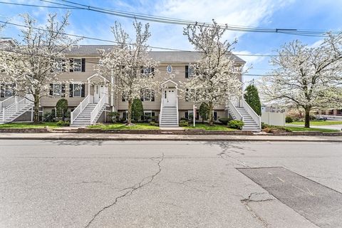 Photo of 30 Russell St #5, Waltham, MA 02453 (MLS # 73510618)