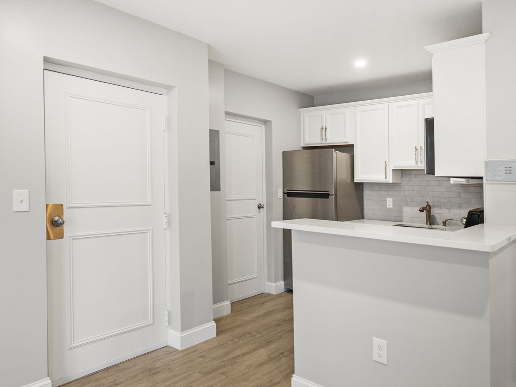 26 W Wyoming Ave 1F