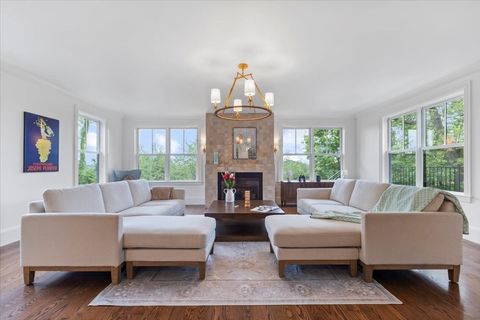 199 Winchester St 199 Brookline MA 02446