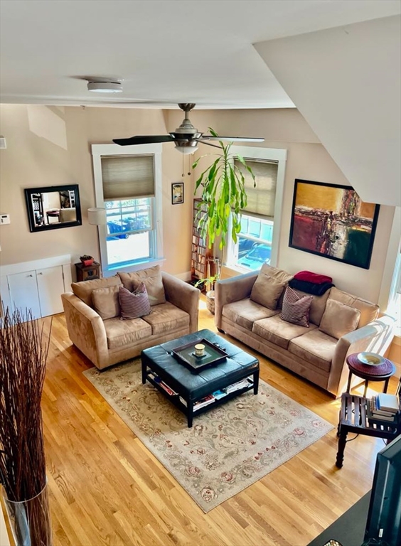 121 E Cottage St 4