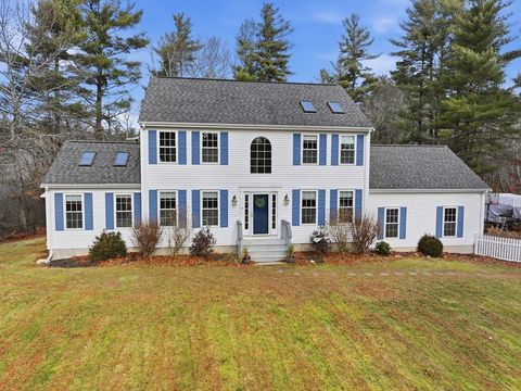 14 Marks Ln Freetown MA 02717