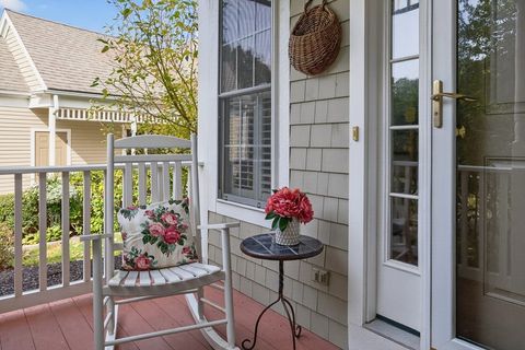 4 Hollyhock Knoll 4 Bourne MA 02532