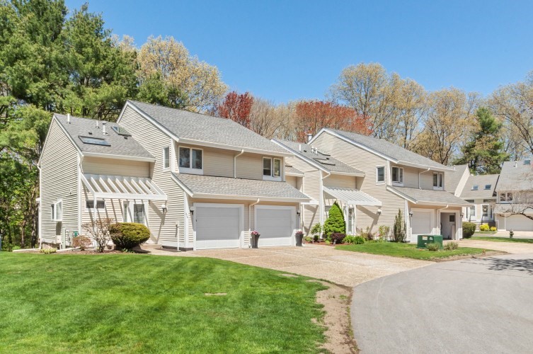 404 Centre Lane #404, Walpole, MA Photo #1