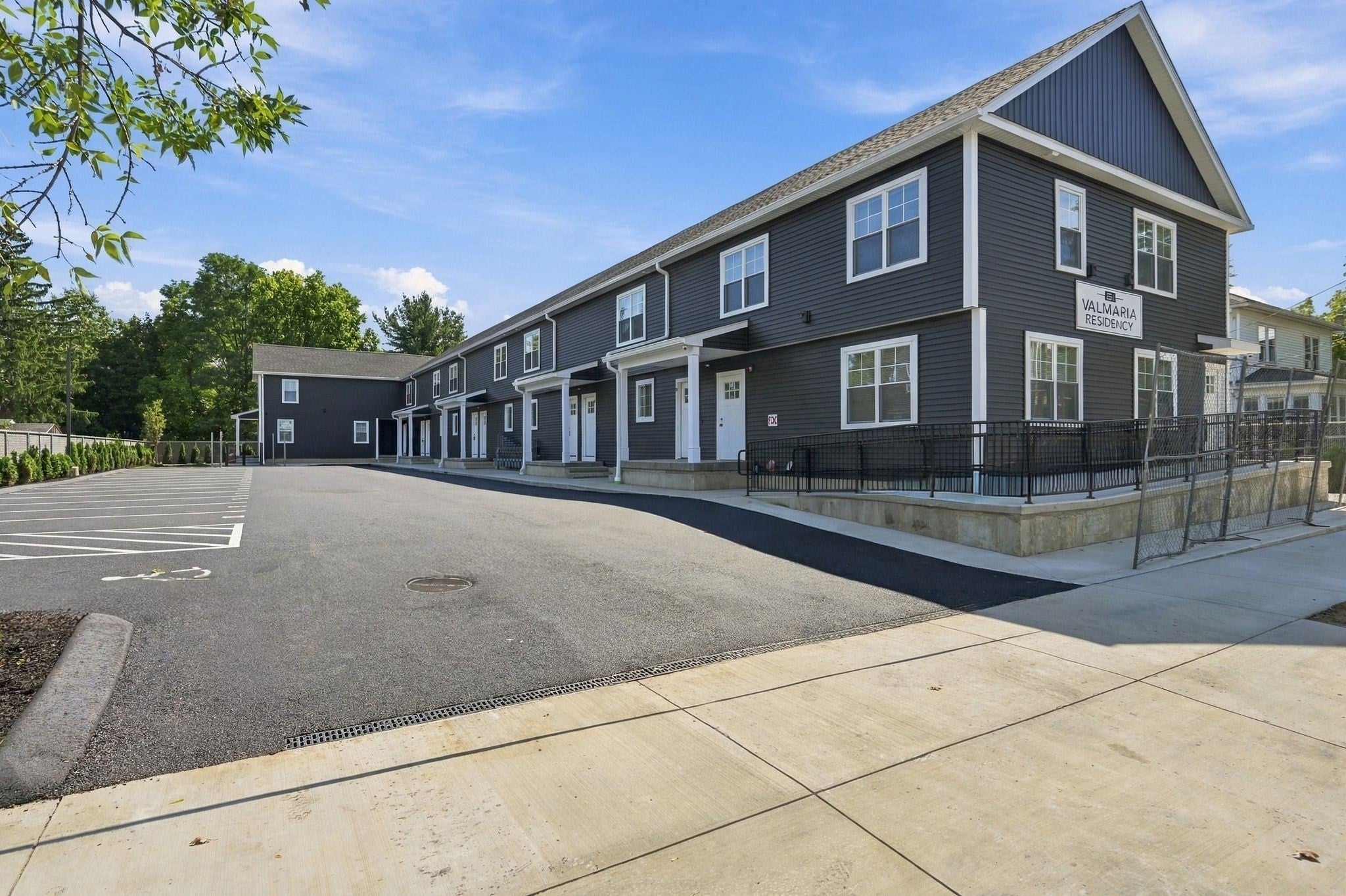 Photo of 61 Parker St, Springfield, MA