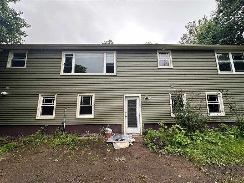 12 Crown St