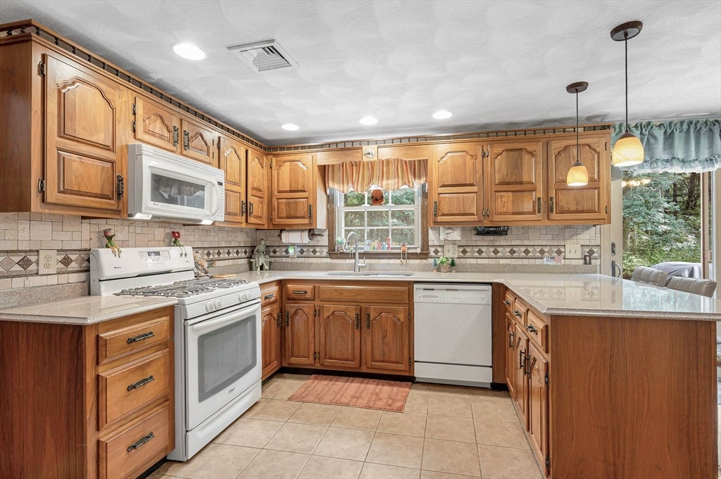 167 Trout Brook Rd, Dracut, MA Photo #11