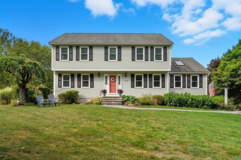 732 Lincoln St. Franklin MA 02038