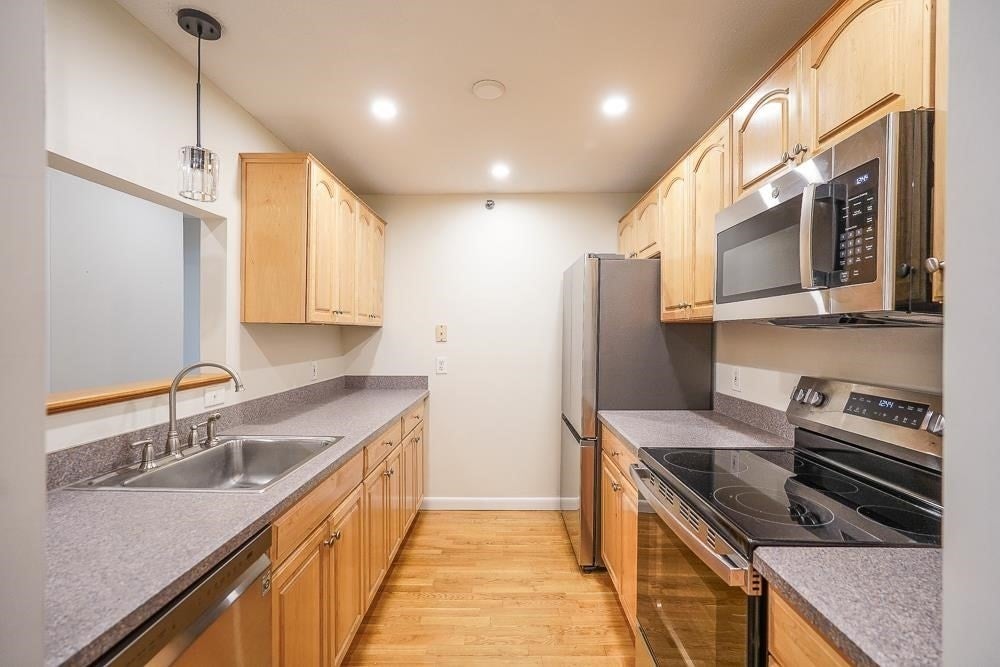 500 Candlewood Park #38, Nashua, NH, 500 Candlewood Park #38, Nashua, NH Photo #4