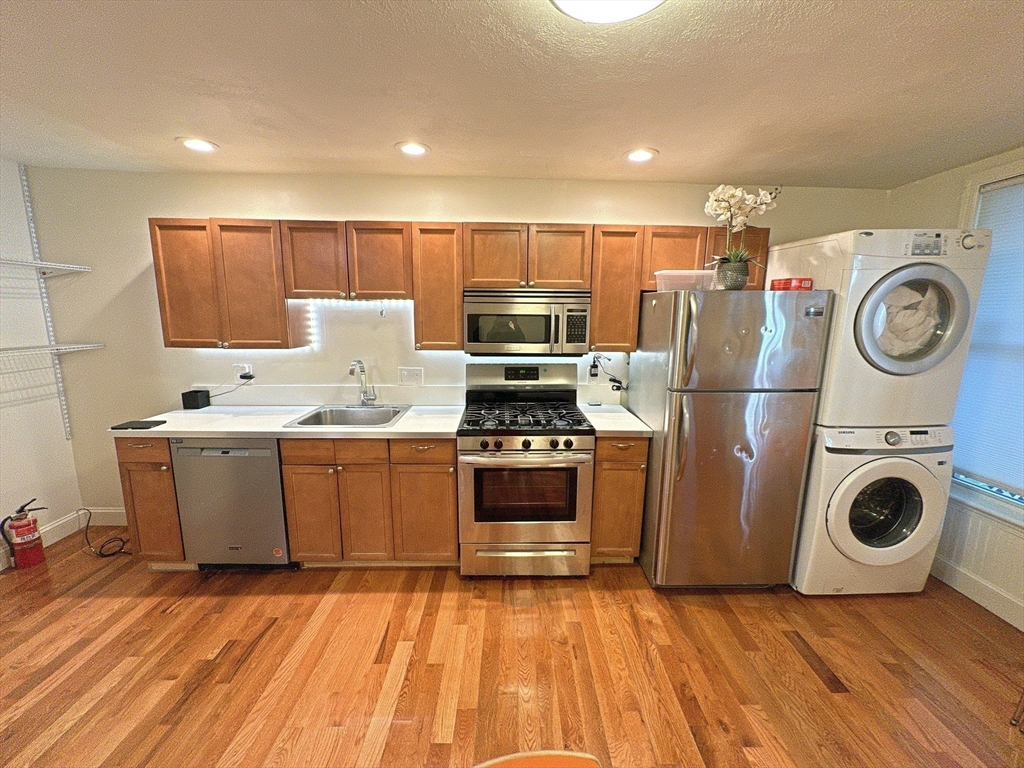 130 W 8th St 1A