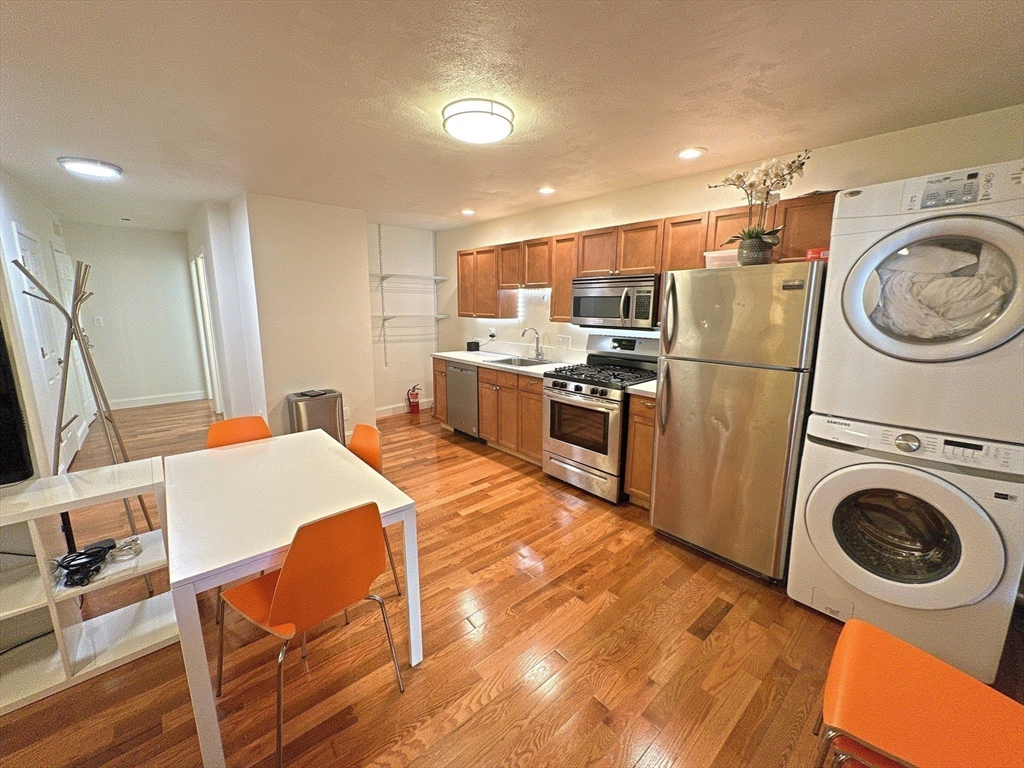 130 W 8th St 1A