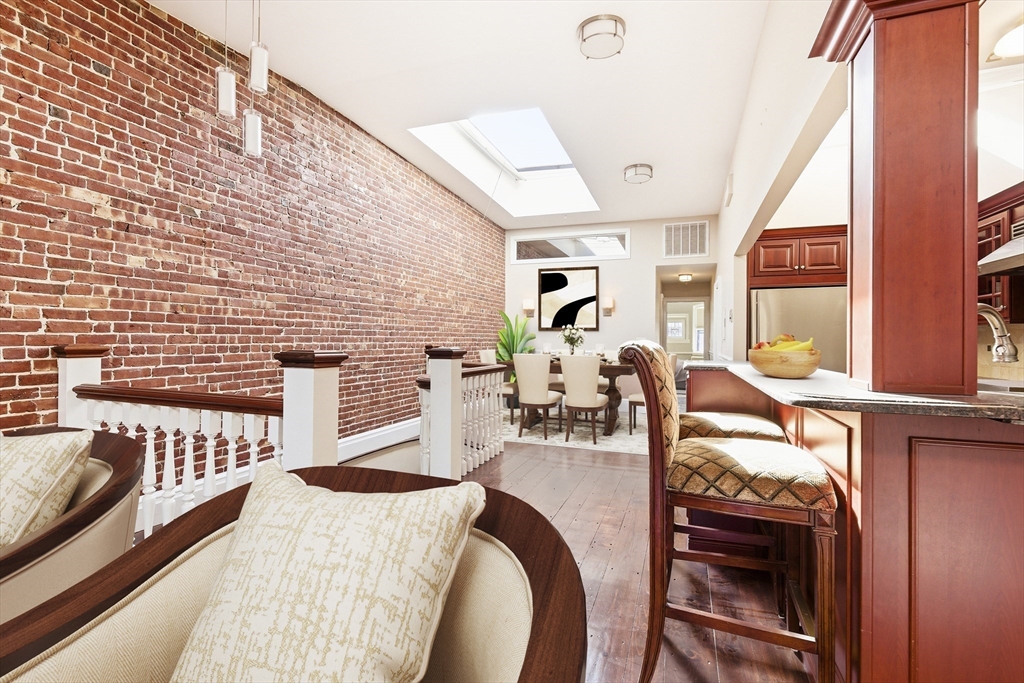 34 Commonwealth Ave 4