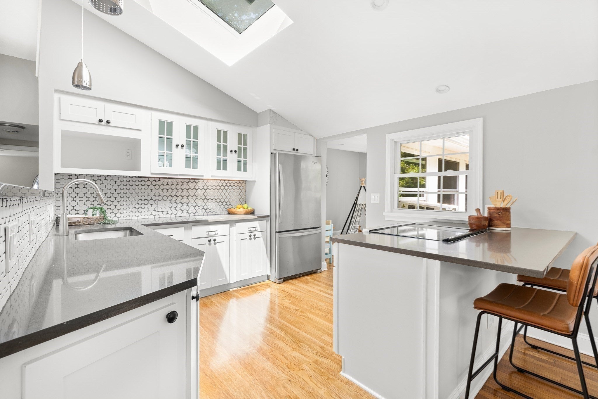 10 Kardon Rd, Boston, MA Photo #9