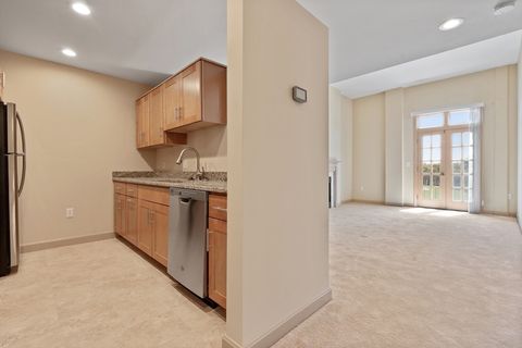 Photo of 550 Washington St #203, Braintree, MA 02184 (MLS # 73486100)