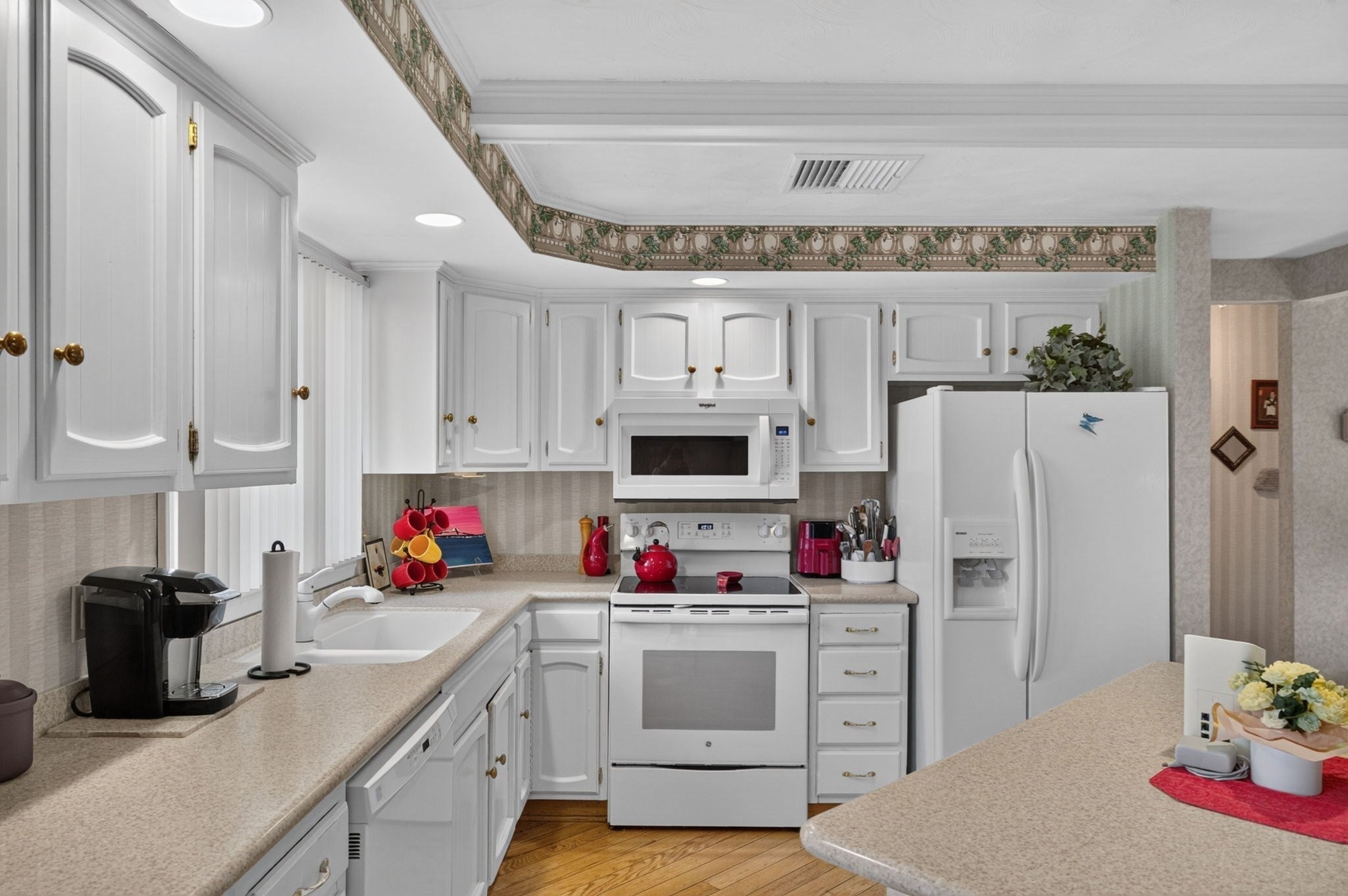 208 Frost St, Fall River, MA Photo #6