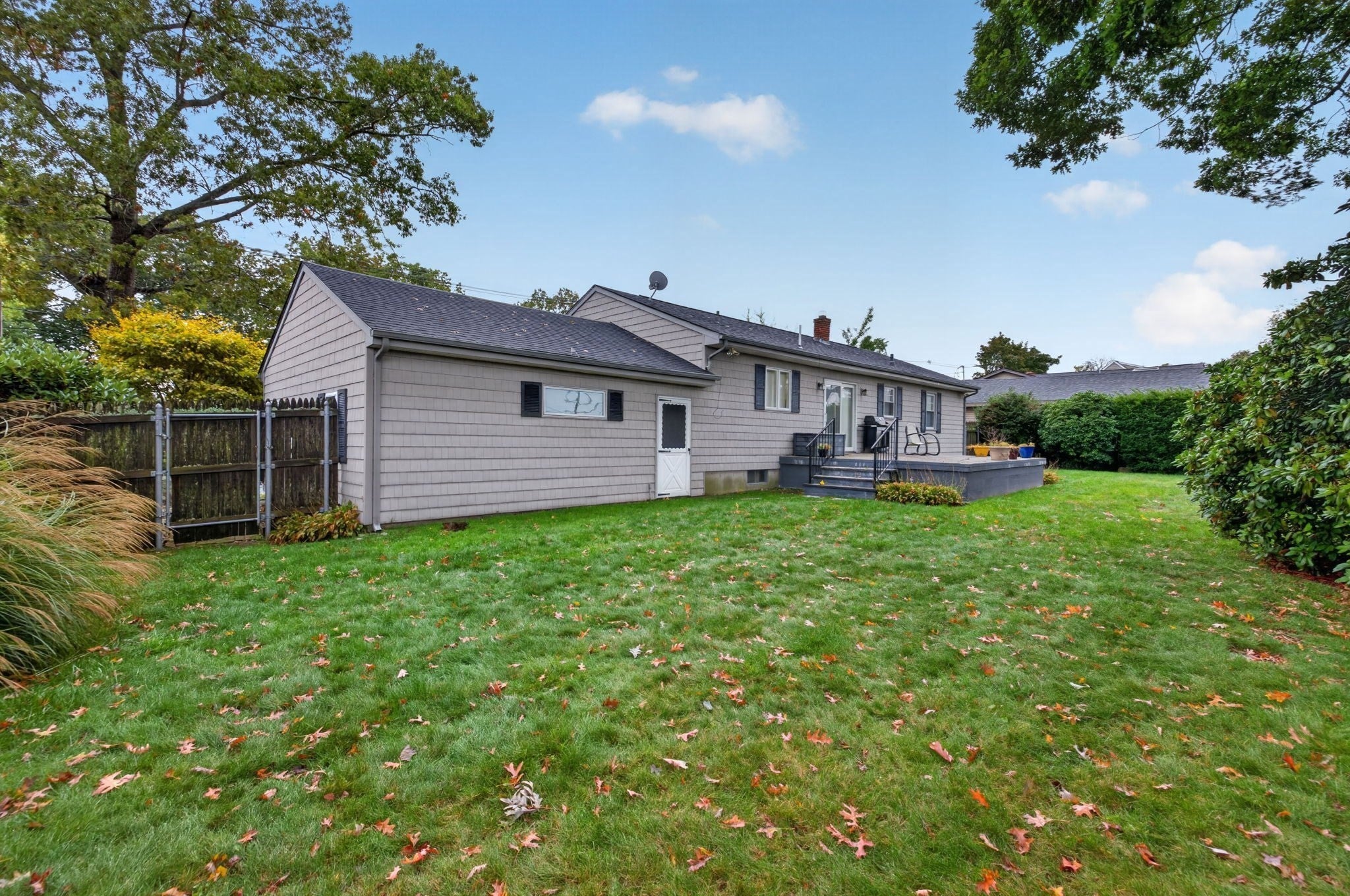208 Frost St, Fall River, MA Photo #4