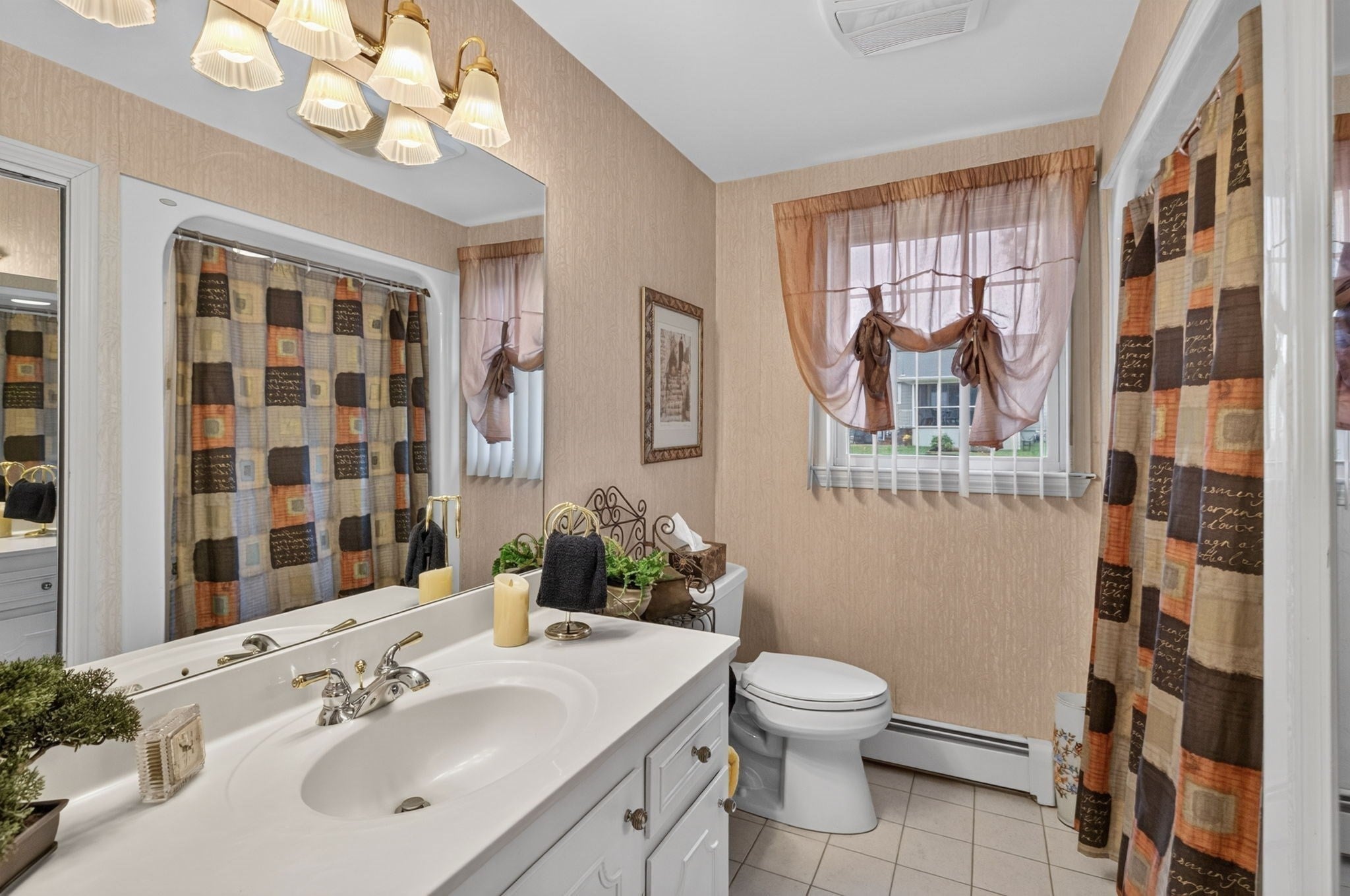 208 Frost St, Fall River, MA Photo #11