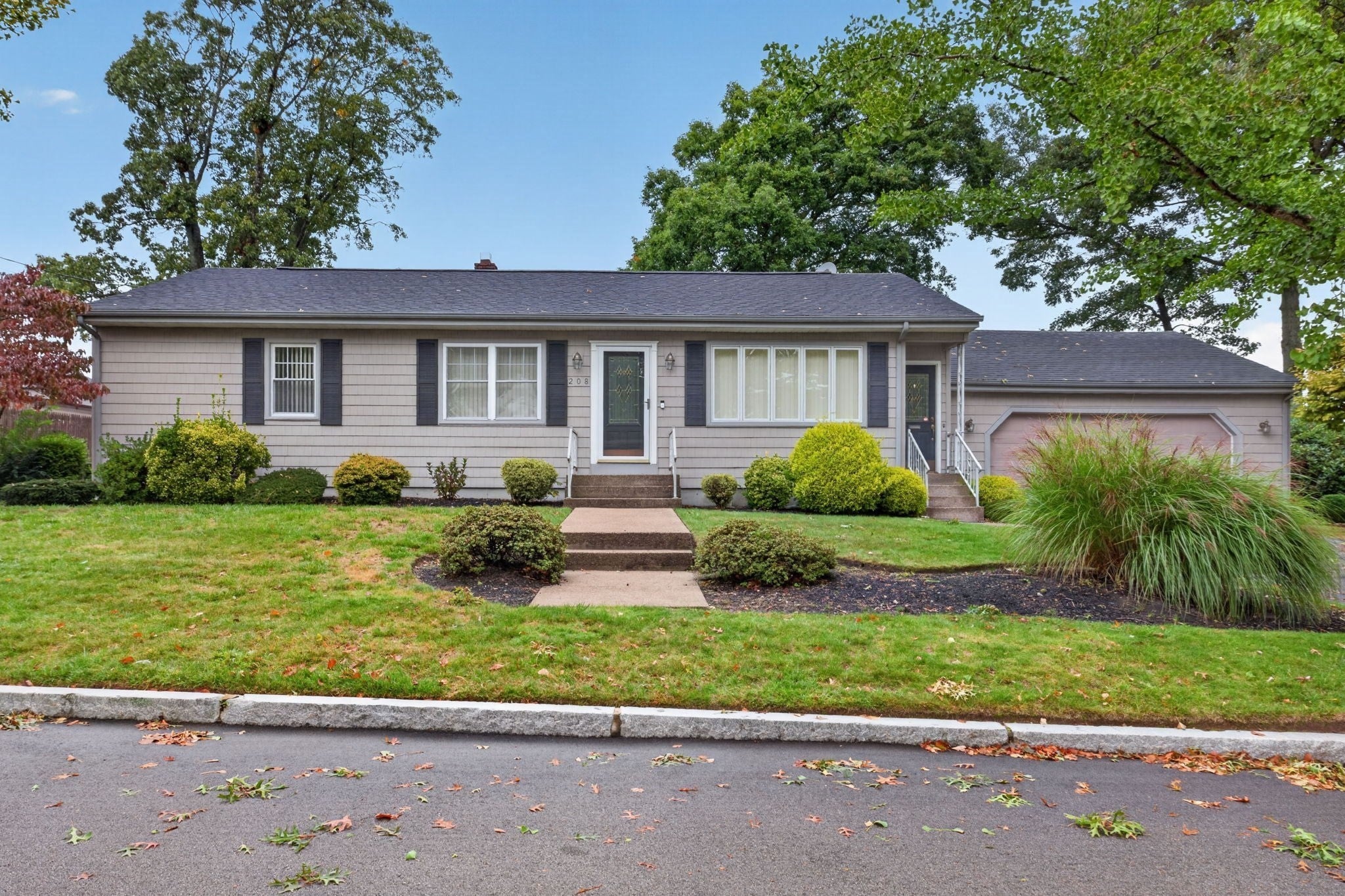 Photo of 208 Frost St, Fall River, MA
