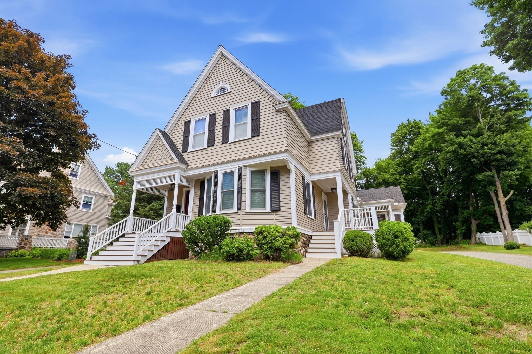 10 Wolcott Ave