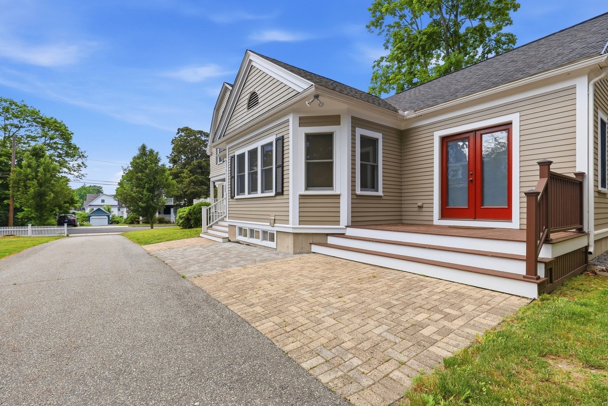 10 Wolcott Ave, Andover, MA Photo #35