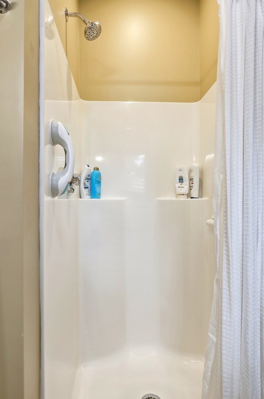 10 Wolcott Ave, Andover, MA Photo #32