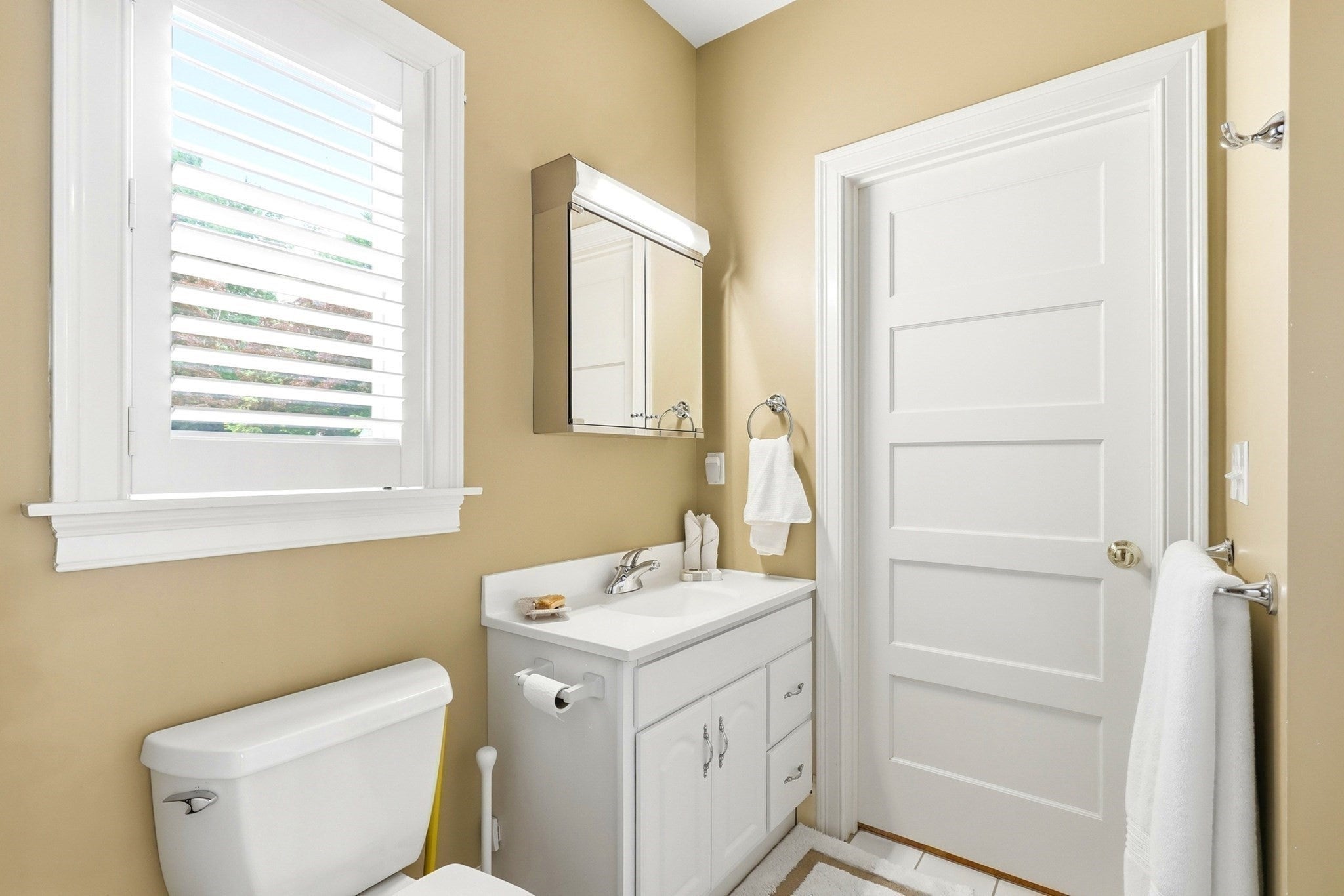 10 Wolcott Ave, Andover, MA Photo #31