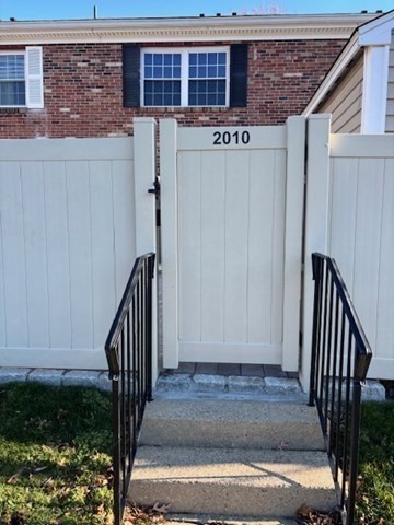 2010 Windsor Dr 2010