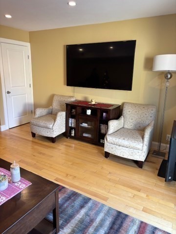 2010 Windsor Dr 2010