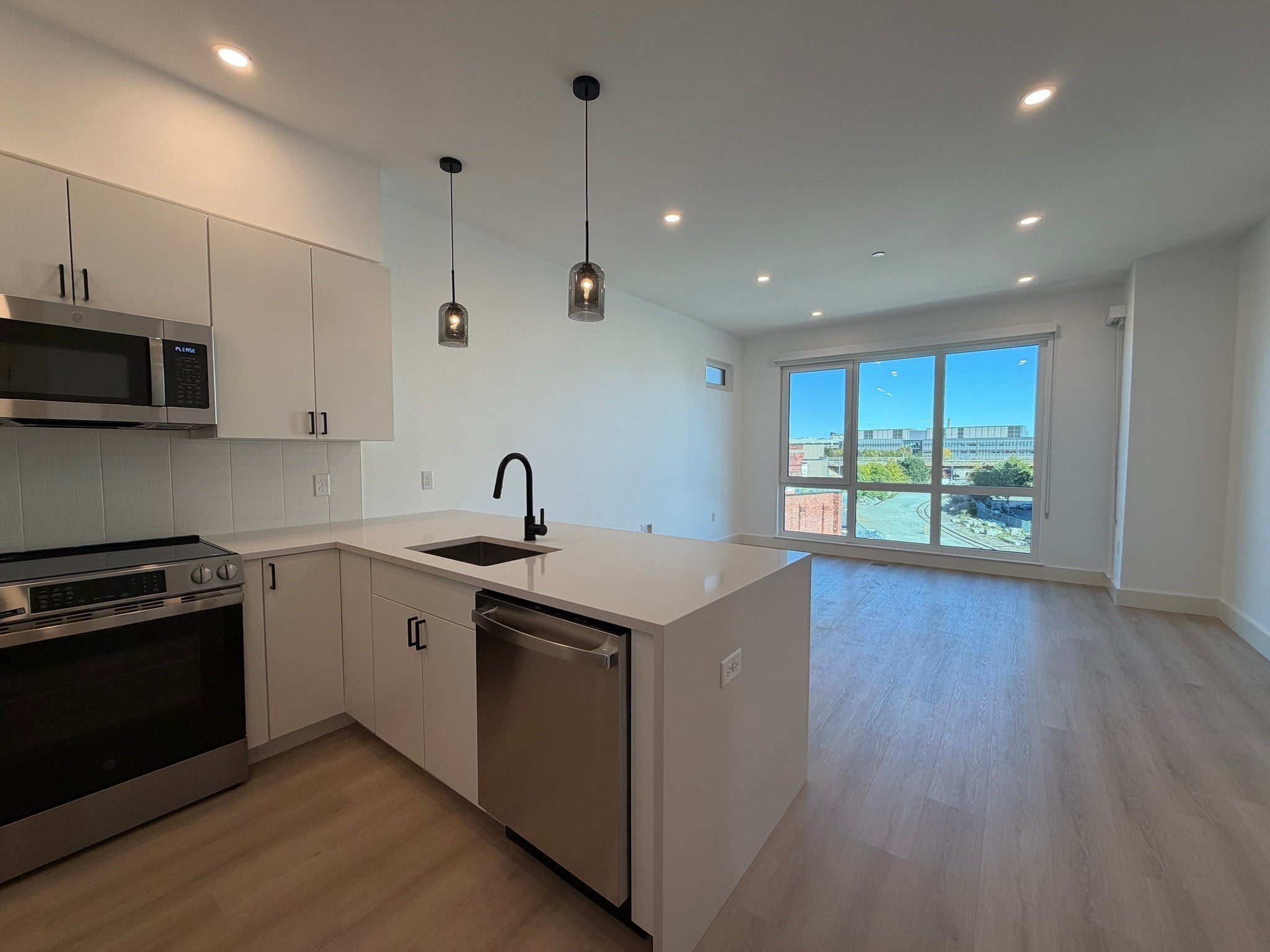 Photo of 20 Medford St, Somerville, MA