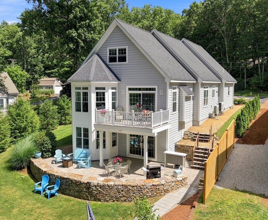 24 Laurelwood Dr