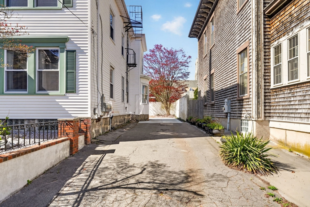 115 Mill St, New Bedford, MA Photo #29