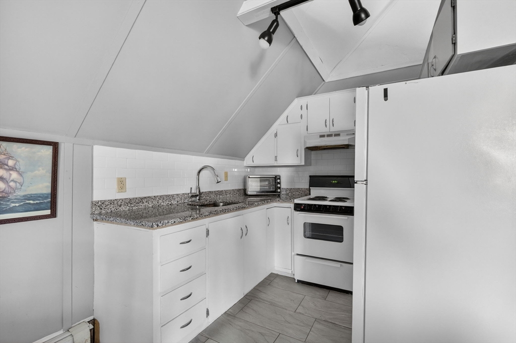 115 Mill St, New Bedford, MA Photo #24
